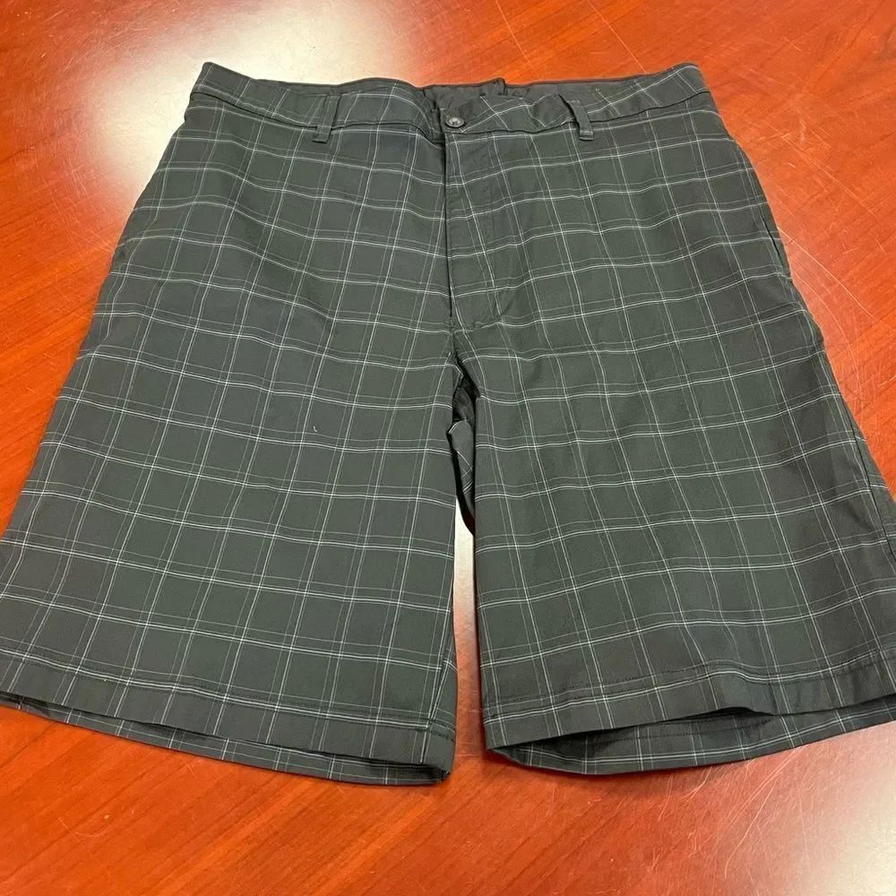 Columbia Duodry Black Plaid Athletic Shorts sz 36 EUC